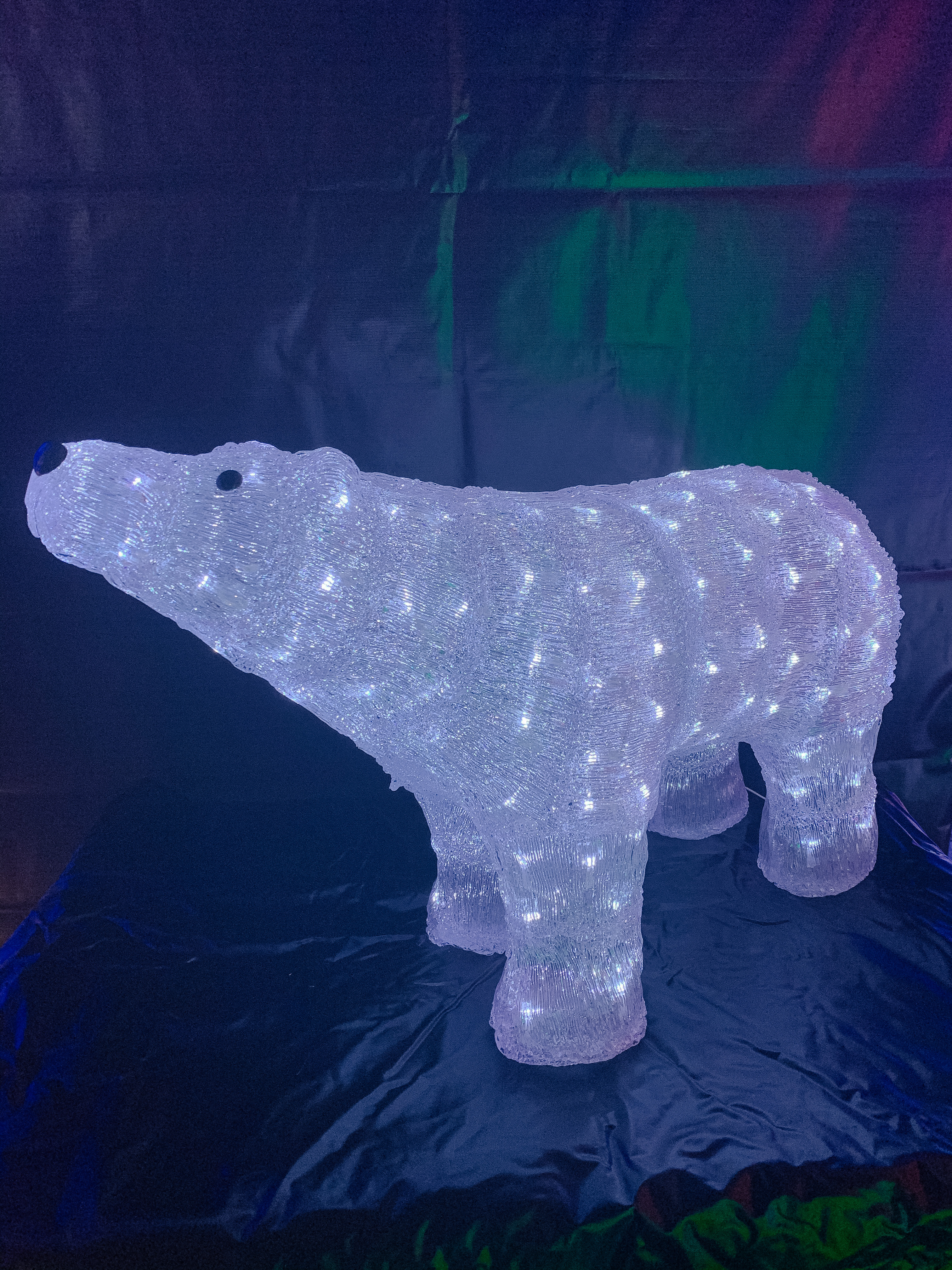Белый Медведь акриловый 78х52х25